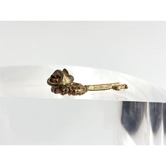 Key Shaped Antique Inspired Gold Toned Vintage Costume Jewelry Brooch - Picture 7 of 9